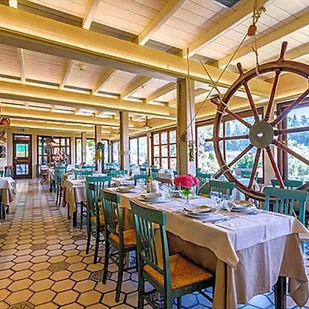 Santa Barbara ホテル 3*