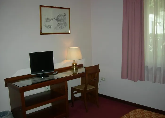 Santa Barbara Hotel 3*